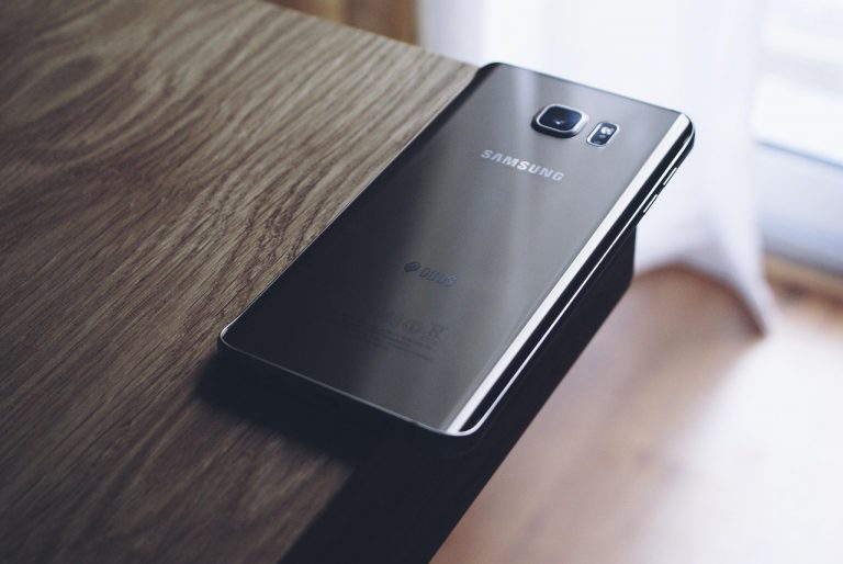 Netikėtas „Samsung Galaxy Z Flip 7“ kainos posūkis: pirkėjų laukia maloni staigmena